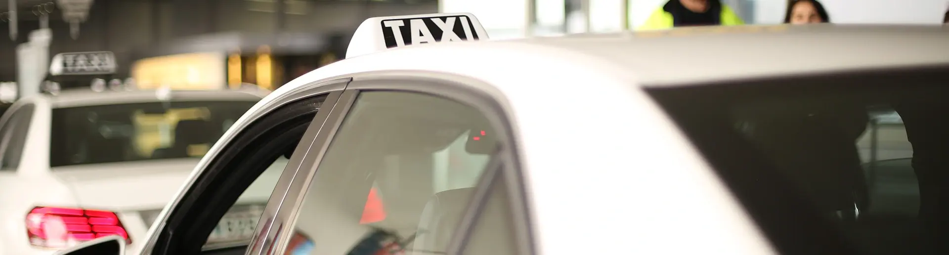 Komfortable Fahrzeuge für Ihren Flughafentransfer in Wien